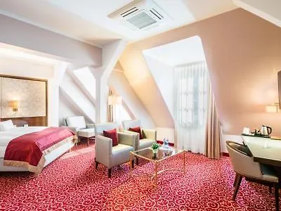 Western Stadtpalais מלון 4*