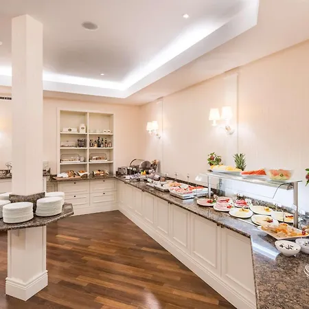 Western Stadtpalais Отель 4*