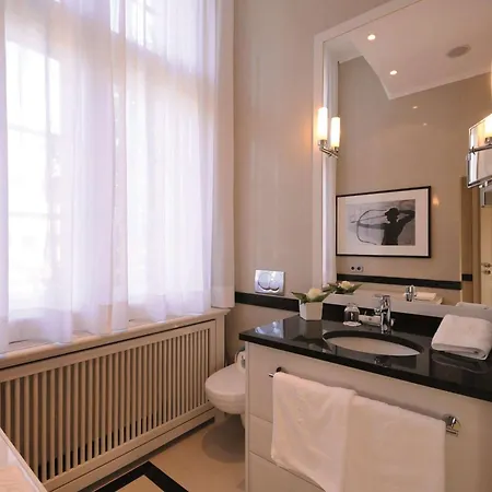 Western Stadtpalais Отель 4*