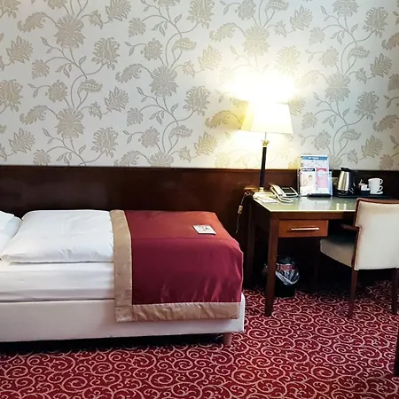 מלון Western Stadtpalais 4*