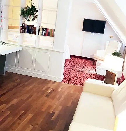 Western Stadtpalais Отель 4*